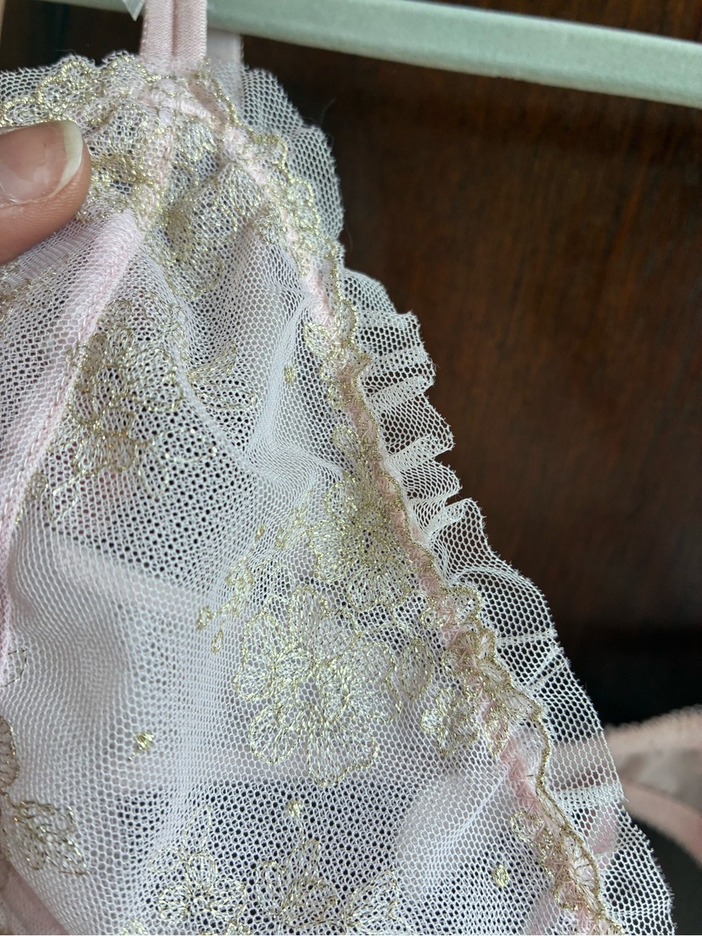 Victoria’s Secret Dream Angels Unlined Plunge Bra Pink Gold Lace 36D - Picture 5 of 6